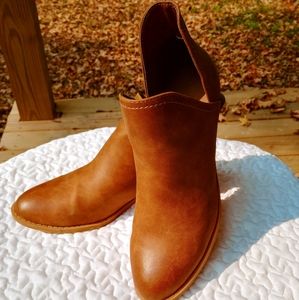 Universal Thread Brown Ankle Booties